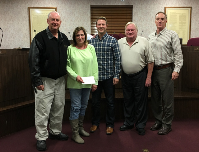 Lights of Hickory Hills Contest Winners Honored